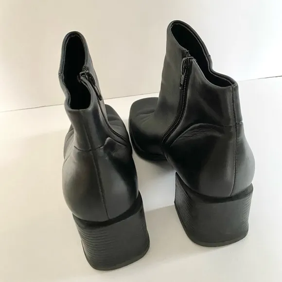 Vintage 90s Bass Leather Square Toe Chunky Boots