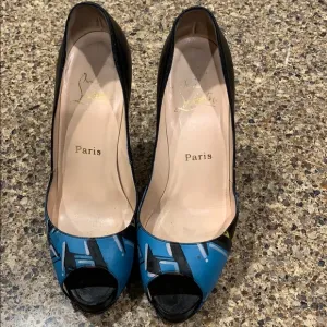 Vintage authentic Christian louboutin very prive