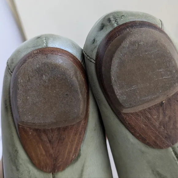 Vintage Chloe Women's Leather Flat Loafers Moccasin Shoes Light Green Size 36.5