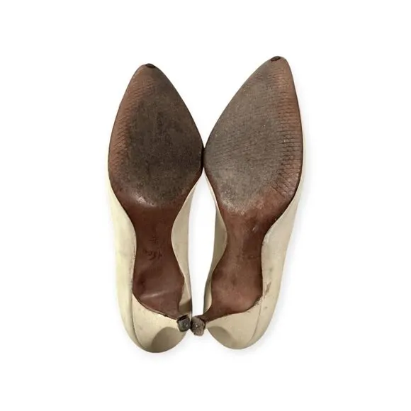 Vintage Roger Vivier Cream Leather Pumps with Flat Bow Detail, Size 5 1/2