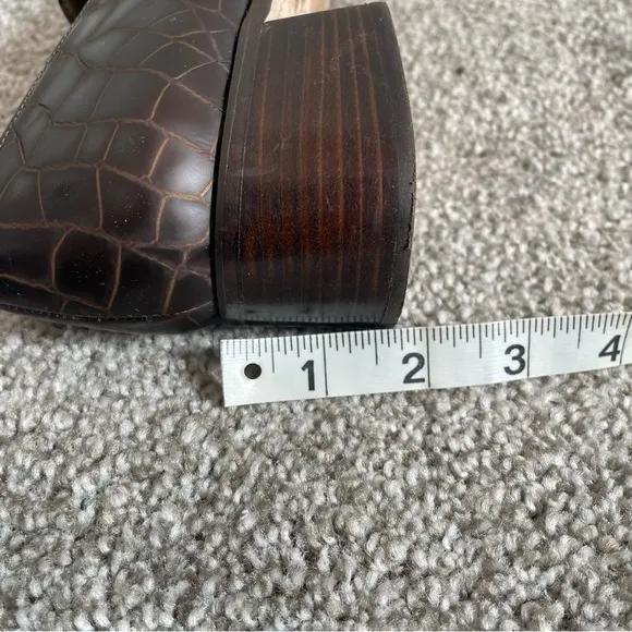 Vintage Stuart Weitzman Loafers Womens 8 M Brown Tassel Croc Embossed 90s Shoes