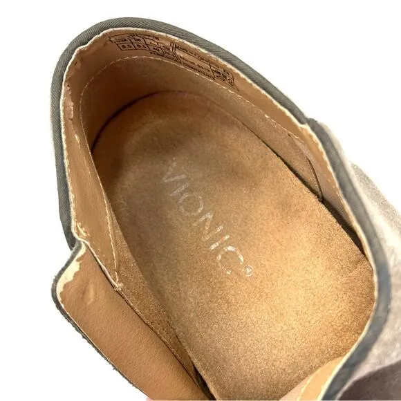 VIONIC &quot;JOY SERENA&quot; GREIGE KID SUEDE ROUNDED TOE STACKED BLOCK HEEL ANKLE BOOTS