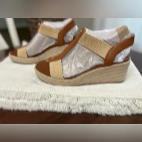Vionic Calera Wedge Sandals Size 8W Espadrille Brown Leather Comfort Summer NWOB