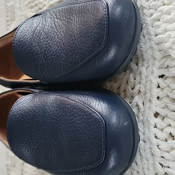 Vionic Elora Leather Navy Loafers Womens Size 6.5 NWOT
