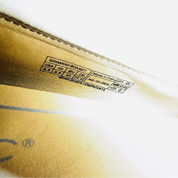 Vionic Savannah Cream Boa Metallic Leather Loafers Size 8 1/2