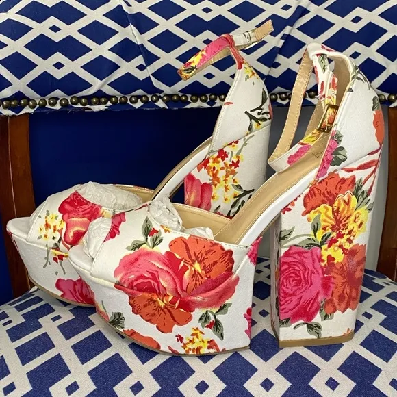 White floral high platform heel ankle strap wedge sandals Sz 10 shoe dazzle