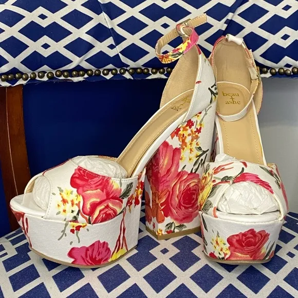 White floral high platform heel ankle strap wedge sandals Sz 10 shoe dazzle