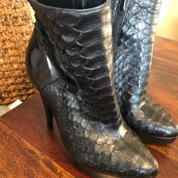 Woman’s Barbara Bui Textured Leather Platform Stiletto Ankle Boot EU 37.5/US 7