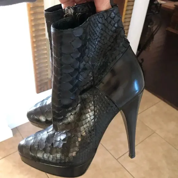 Woman’s Barbara Bui Textured Leather Platform Stiletto Ankle Boot EU 37.5/US 7