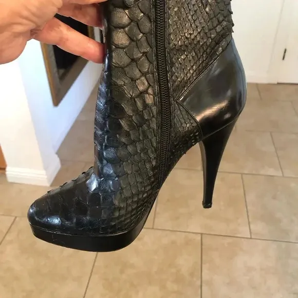 Woman’s Barbara Bui Textured Leather Platform Stiletto Ankle Boot EU 37.5/US 7