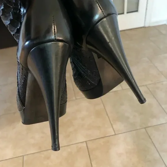 Woman’s Barbara Bui Textured Leather Platform Stiletto Ankle Boot EU 37.5/US 7