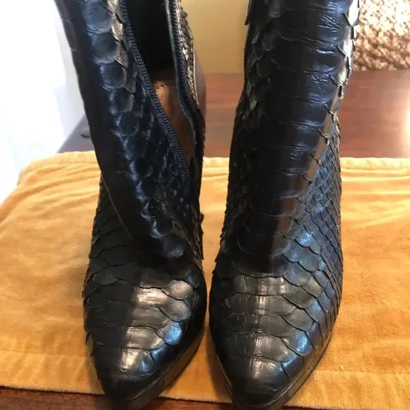 Woman’s Barbara Bui Textured Leather Platform Stiletto Ankle Boot EU 37.5/US 7