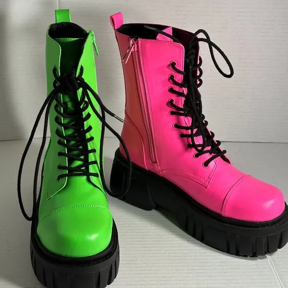 WOMAN'S BOOTS SIZE 9M CLUBB EXX/DOLLS KILL
