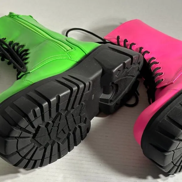 WOMAN'S BOOTS SIZE 9M CLUBB EXX/DOLLS KILL