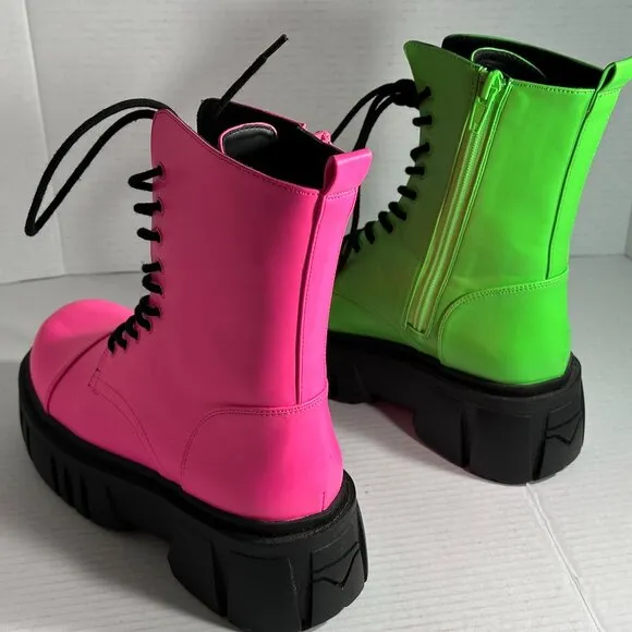 WOMAN'S BOOTS SIZE 9M CLUBB EXX/DOLLS KILL
