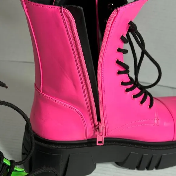 WOMAN'S BOOTS SIZE 9M CLUBB EXX/DOLLS KILL