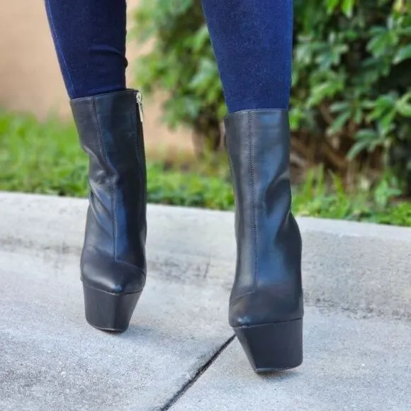 Women Pointy Toe Heel Boot Black Color