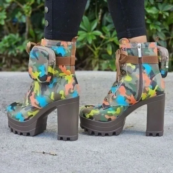 Women's Camo Print Block Heel Lace‎ Up Botties