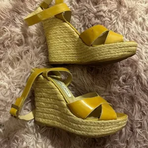 Women’s Jimmy Choo Patent Leather Yellow Strappy Espadrille Sandals Size 38 US 8