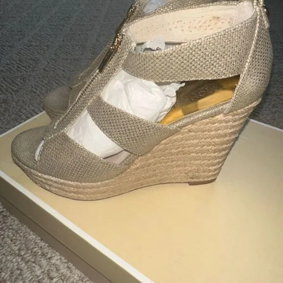 Womens Michael Kors Espadrille Gold Wedge Sandals size 6 EUC