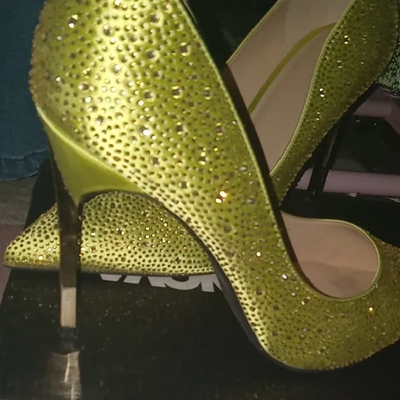 Women's Neon Green Pointed-Toe Stiletto w Gold Heels &amp; Rhinestone Detail Size 9
