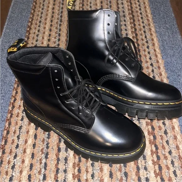 Women's New Without Box Dr. Martens Air Wair Platform Boots Size 8