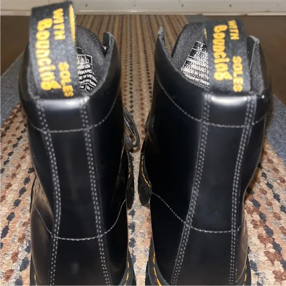 Women's New Without Box Dr. Martens Air Wair Platform Boots Size 8