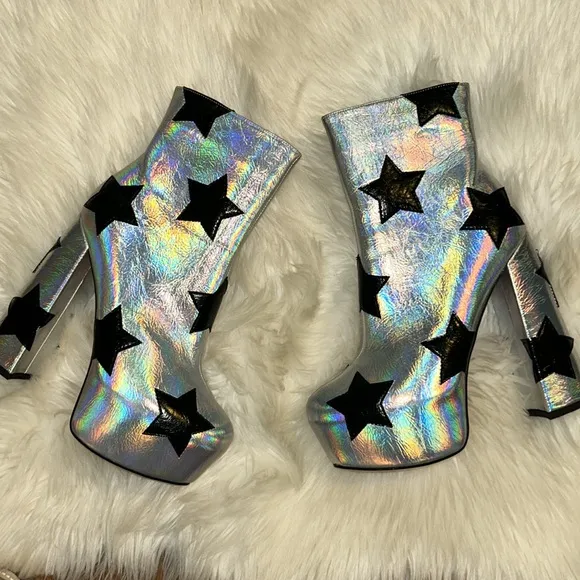 Women’s Silver Metallic Black star platform boots size 11