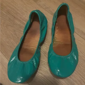 Women's Tieks Green Ballet Flats size 7