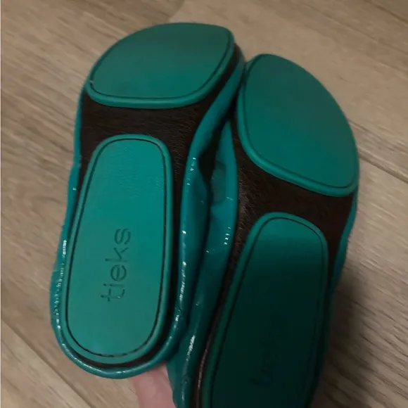 Women's Tieks Green Ballet Flats size 7