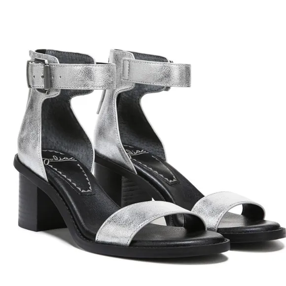 ✅Womens Zodiac Ilsa Block Heel Sandal in Metallic Silver