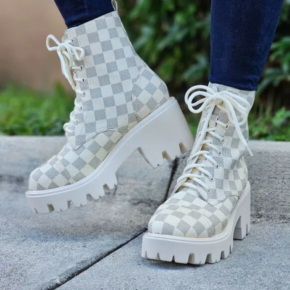 Womens Checkered Lace Up Block Heel Boots