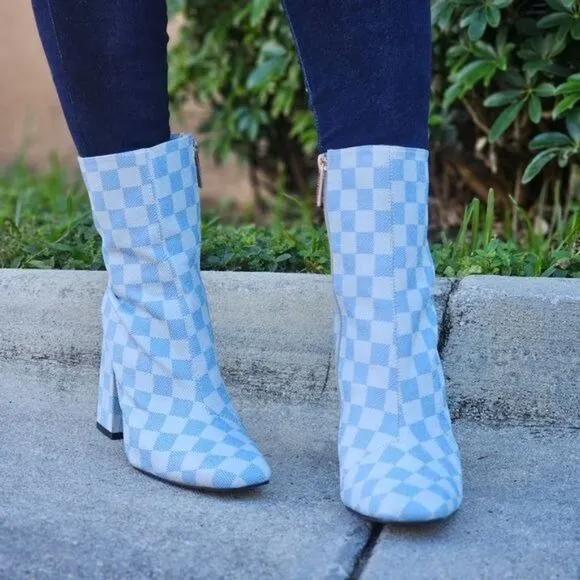 Womens Checkered Print Square Toe Block Heel Bootie