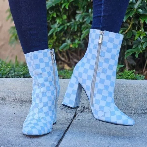 Womens Checkered Print Square Toe Block Heel Bootie