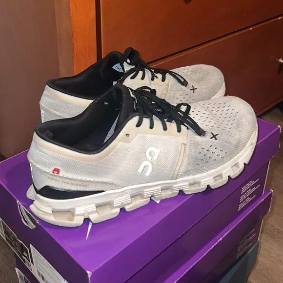 Worn! On Men’s Cloud x 4 in Ivory Black (size 9)