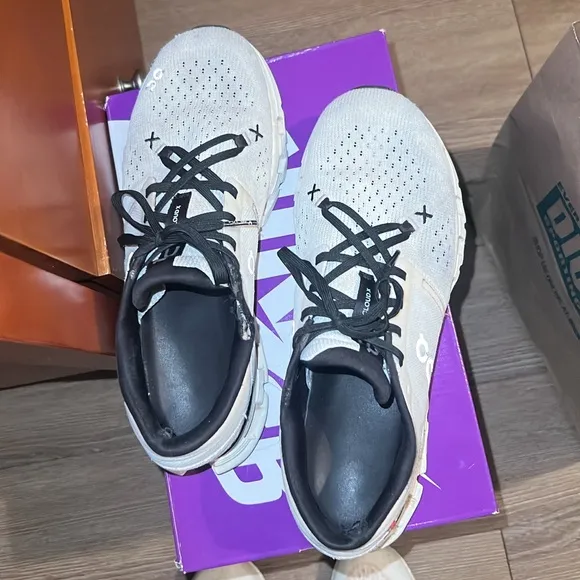 Worn! On Men’s Cloud x 4 in Ivory Black (size 9)