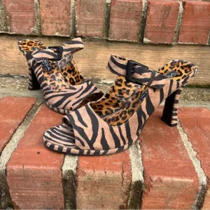 Y2K Via Spiga Tan &amp; Black Zebra Print Strappy Backless Heeled Sandals Size 8.5