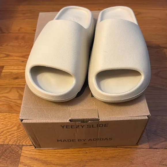 Yeezy flats shoes