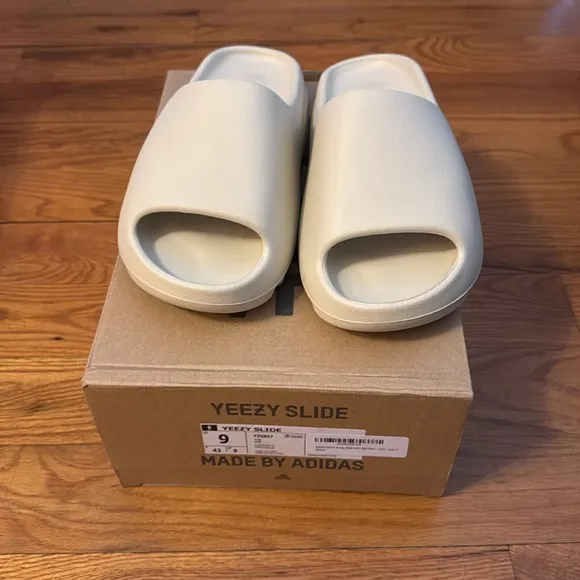 Yeezy flats shoes