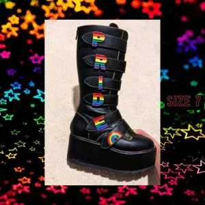 YRU Hi-Pride Dune Rainbow Platform Boots