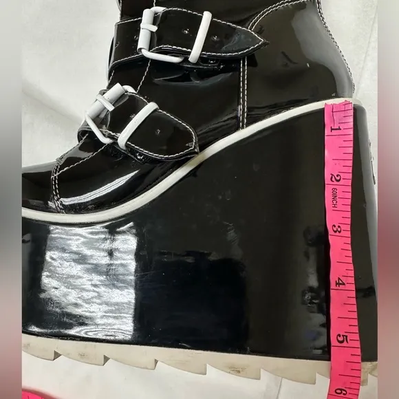 YRU Women's Black and White Boots🖤