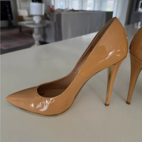 Yves Saint Laurent Paris YSL Beige Patent Pointed Pumps Sz 39 Nude Leather gold