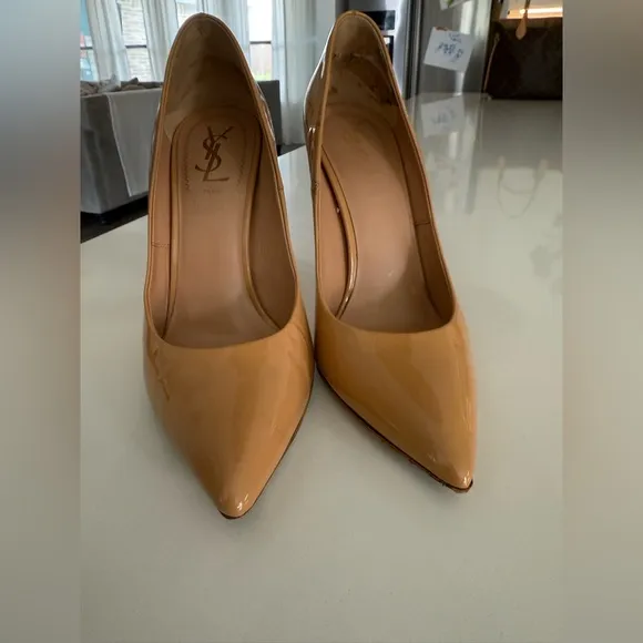 Yves Saint Laurent Paris YSL Beige Patent Pointed Pumps Sz 39 Nude Leather gold