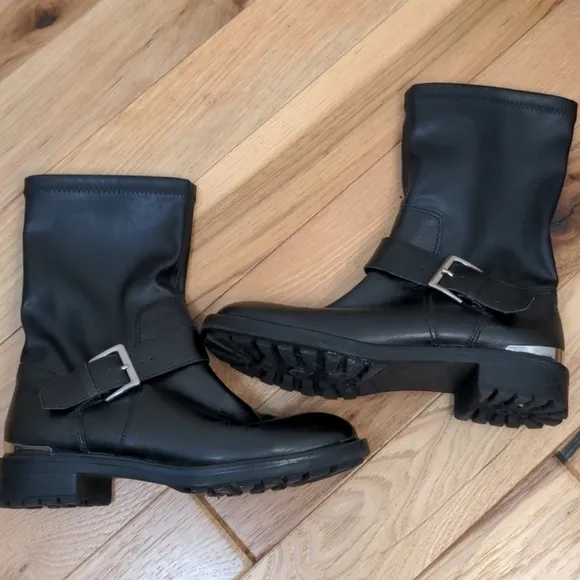 𝅺zara ankle biker boots
