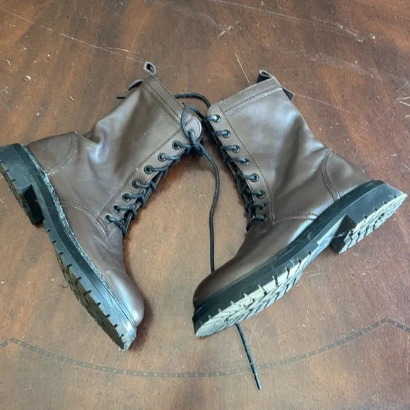 ZARA LACED LEATHER ANKLE BOOTS