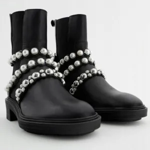 Zara Leather Ankle Boots with Pearls Accents 2128/612/040 Blak Size 7.5 NEW