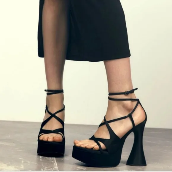 ZARA STRAPPY PLATFORM SANDALS bloggers favorite