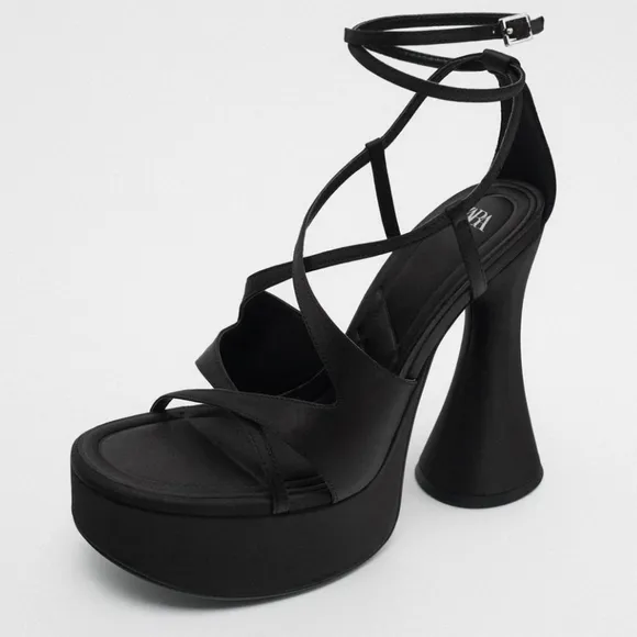 ZARA STRAPPY PLATFORM SANDALS bloggers favorite