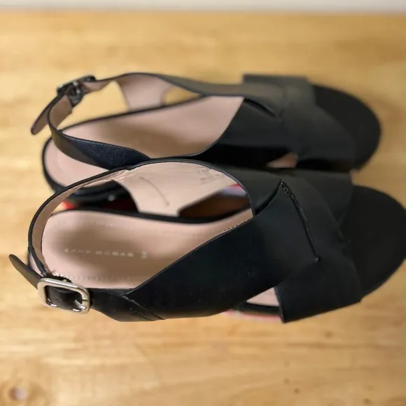 Zara Woman Chic Black and Red Platform studded‎ Sandals Cross-Strap Design 6.5